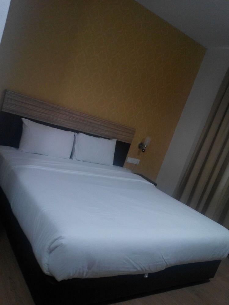 7 Heaven Boutique Hotel Pasir Gudang Ngoại thất bức ảnh