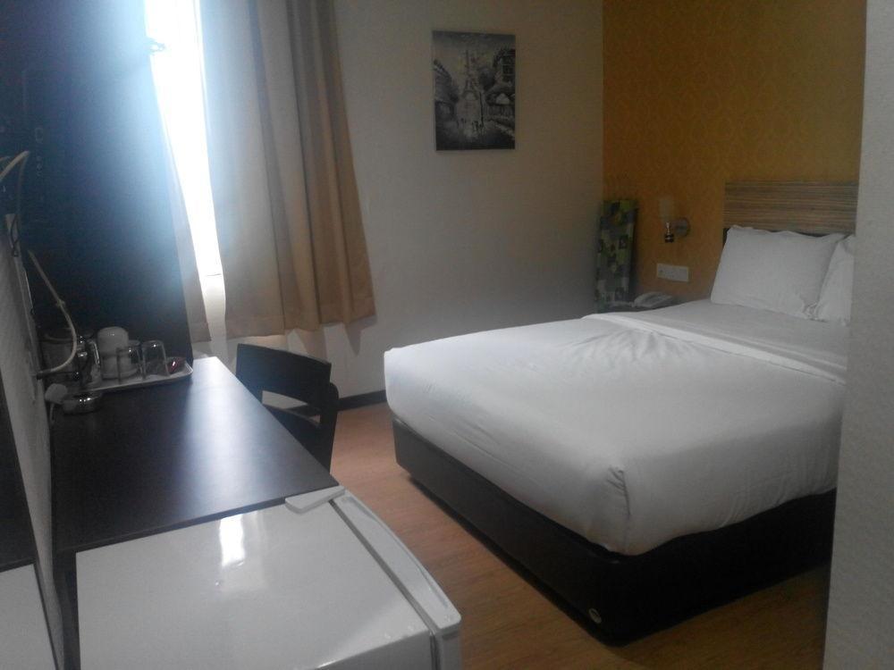 7 Heaven Boutique Hotel Pasir Gudang Ngoại thất bức ảnh