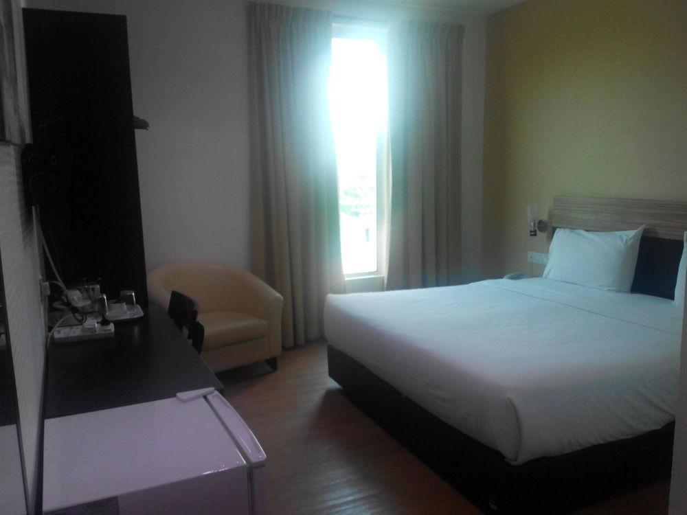 7 Heaven Boutique Hotel Pasir Gudang Ngoại thất bức ảnh