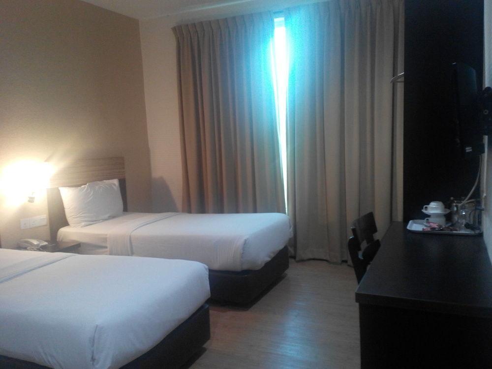 7 Heaven Boutique Hotel Pasir Gudang Ngoại thất bức ảnh