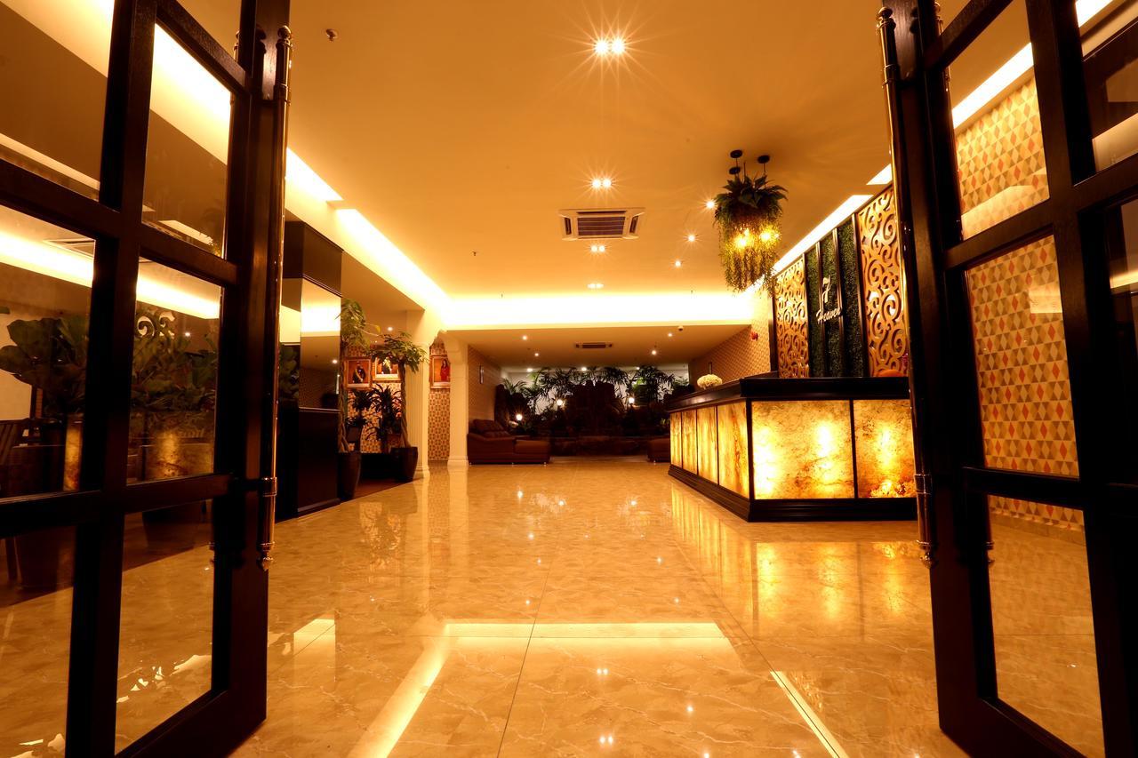 7 Heaven Boutique Hotel Pasir Gudang Ngoại thất bức ảnh